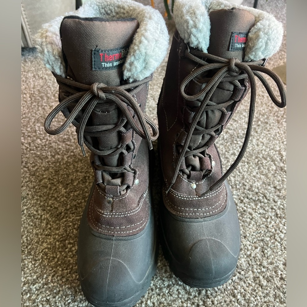 Woman’s Northside hiking boots brown suede thermolite